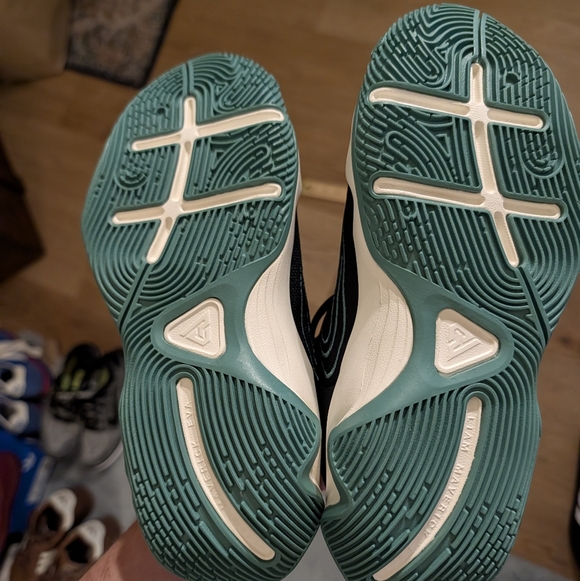 Nike Giannis Immortality 4 Women's sz 7.5 Kid's 6 Black Bicoastal Ivory & Gold - Picture 9 of 12